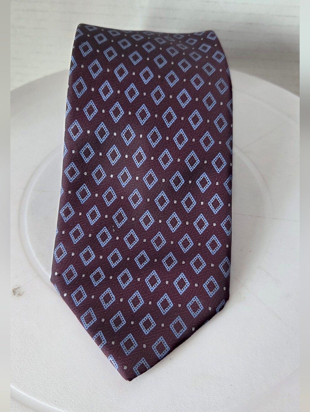 Brioni Men's Burgundy & Blue Diamond Patterned Handmade Silk Tie